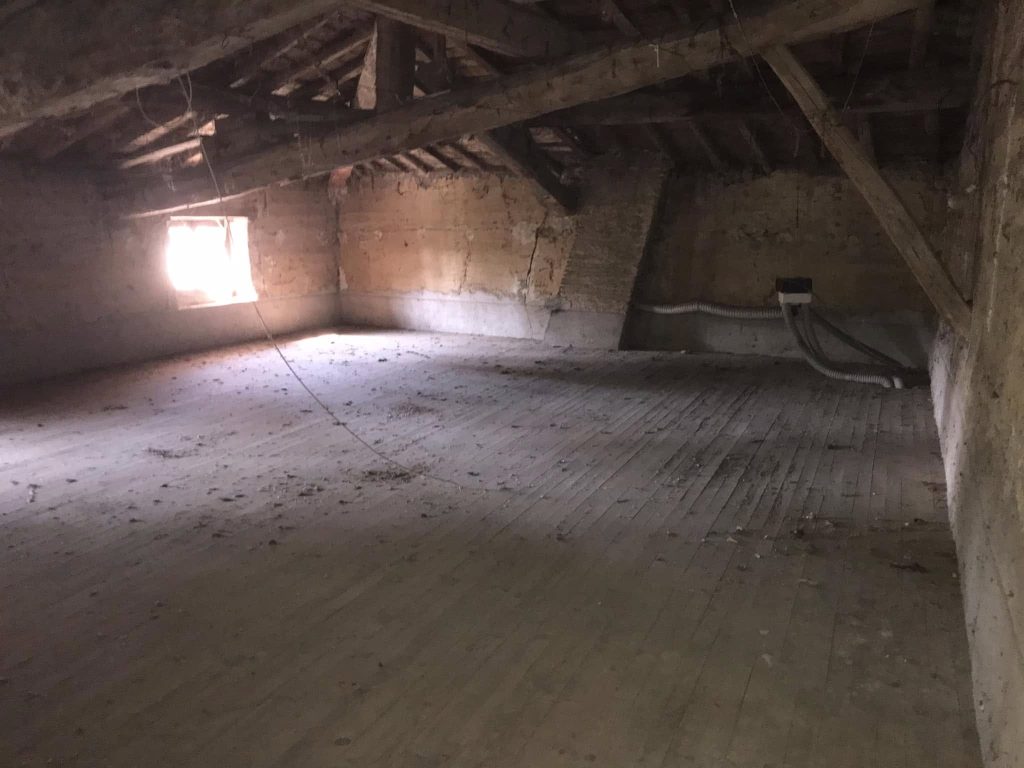 Isolation de combles à Agnin avec aides CEE